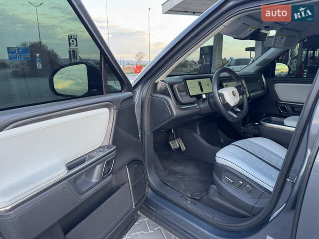 Rivian R1T 2023 у Ужгороді на Automoto.ua Сірий Rivian R1T, об'ємом двигуна 0 л та пробігом 34 тис. км за 46900 $, фото 29 на Automoto.ua
