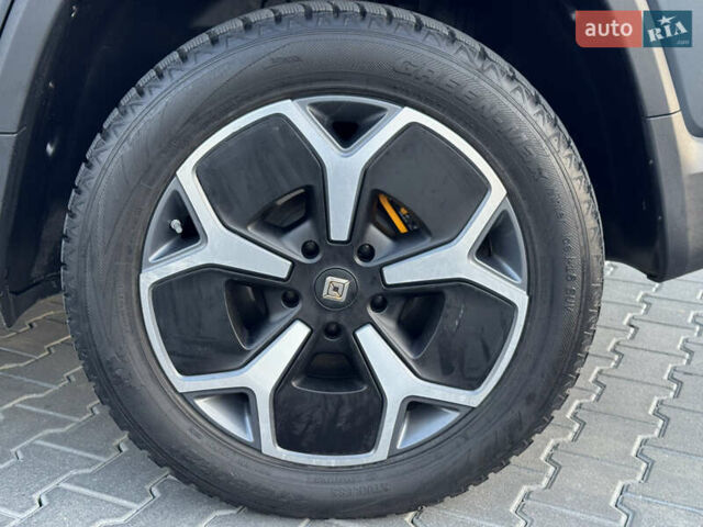 Rivian R1T 2023 у Ужгороді на Automoto.ua Сірий Rivian R1T, об'ємом двигуна 0 л та пробігом 34 тис. км за 46900 $, фото 14 на Automoto.ua