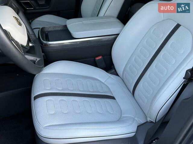 Rivian R1T 2023 у Ужгороді на Automoto.ua Сірий Rivian R1T, об'ємом двигуна 0 л та пробігом 34 тис. км за 46900 $, фото 33 на Automoto.ua