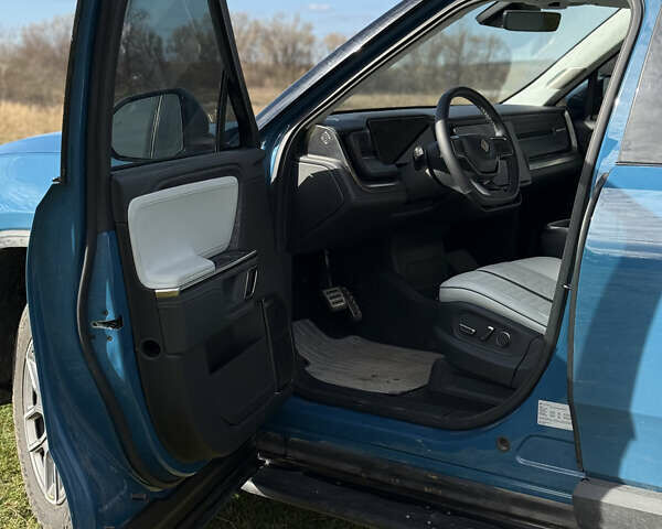 Синій Rivian R1T, об'ємом двигуна 0 л та пробігом 30 тис. км за 51000 $, фото 15 на Automoto.ua
