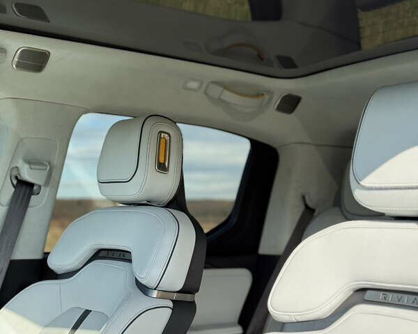 Синій Rivian R1T, об'ємом двигуна 0 л та пробігом 30 тис. км за 51000 $, фото 13 на Automoto.ua
