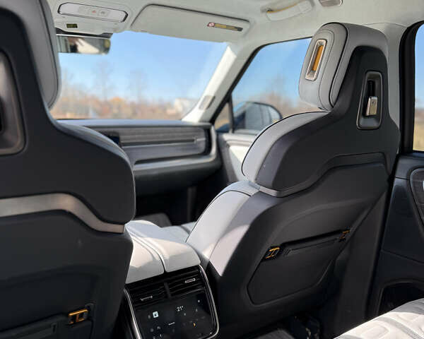 Синій Rivian R1T, об'ємом двигуна 0 л та пробігом 30 тис. км за 51000 $, фото 14 на Automoto.ua