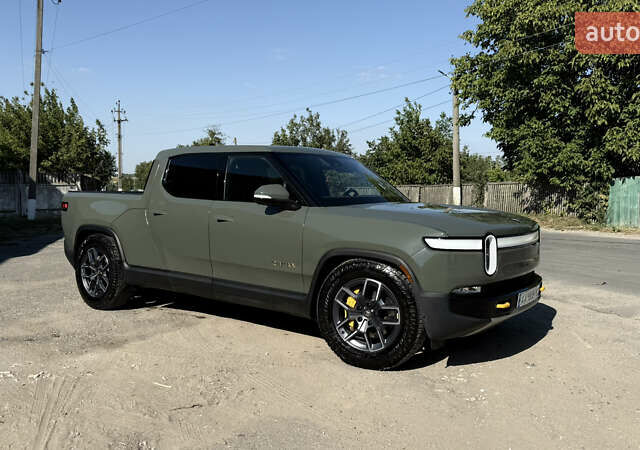Зелений Rivian R1T, об'ємом двигуна 0 л та пробігом 30 тис. км за 57000 $, фото 2 на Automoto.ua