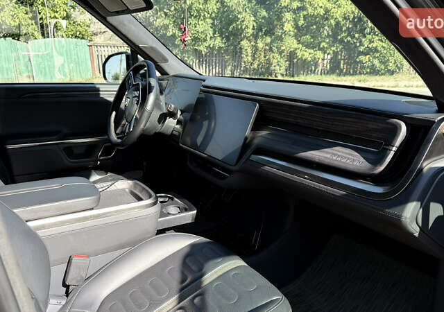 Зелений Rivian R1T, об'ємом двигуна 0 л та пробігом 30 тис. км за 57000 $, фото 18 на Automoto.ua
