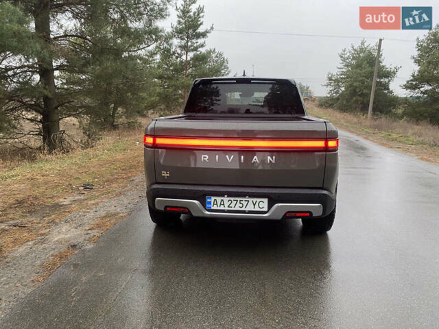 Зелений Rivian R1T, об'ємом двигуна 0 л та пробігом 38 тис. км за 59000 $, фото 8 на Automoto.ua