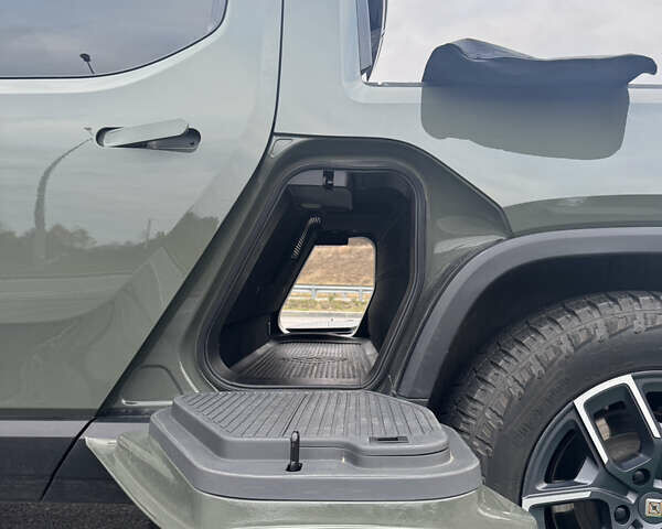 Зелений Rivian R1T, об'ємом двигуна 0 л та пробігом 38 тис. км за 51000 $, фото 26 на Automoto.ua