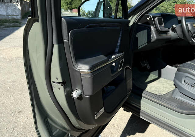Зелений Rivian R1T, об'ємом двигуна 0 л та пробігом 30 тис. км за 57000 $, фото 36 на Automoto.ua