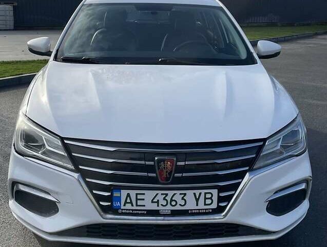 Белый Roewe Ei5, объемом двигателя 0 л и пробегом 22 тыс. км за 10499 $, фото 4 на Automoto.ua