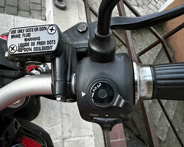 Красный SAXXX E-Roadster E-Roller, объемом двигателя 0 л и пробегом 1 тыс. км за 1400 $, фото 4 на Automoto.ua