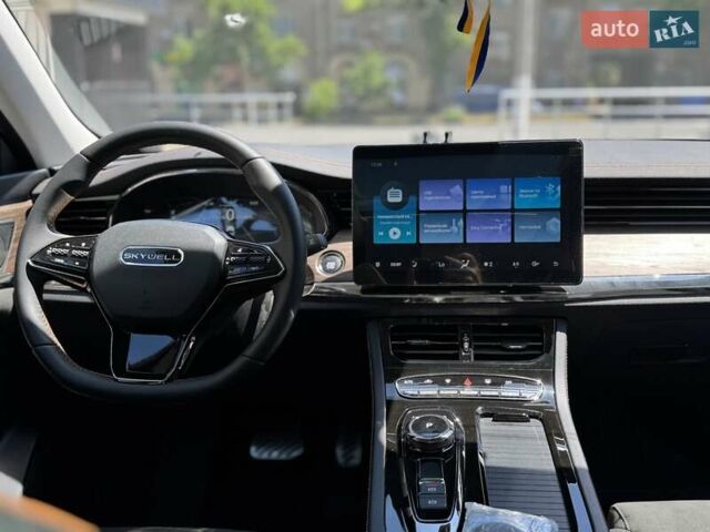 Чорний Skywell ET5, об'ємом двигуна 0 л та пробігом 2 тис. км за 29400 $, фото 12 на Automoto.ua