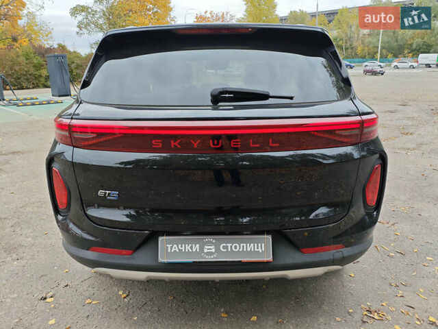 Черный Skywell ET5, объемом двигателя 0 л и пробегом 70 тыс. км за 28000 $, фото 6 на Automoto.ua