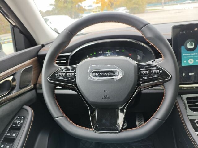 Чорний Skywell ET5, об'ємом двигуна 0 л та пробігом 70 тис. км за 28000 $, фото 16 на Automoto.ua