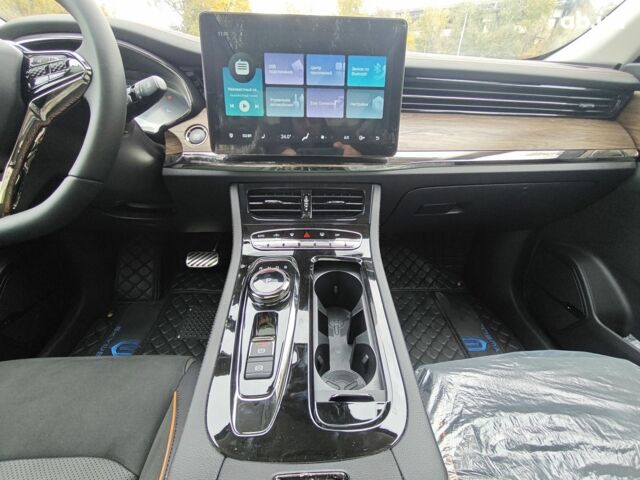 Чорний Skywell ET5, об'ємом двигуна 0 л та пробігом 70 тис. км за 28000 $, фото 18 на Automoto.ua