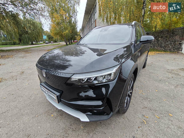 Черный Skywell ET5, объемом двигателя 0 л и пробегом 70 тыс. км за 28000 $, фото 2 на Automoto.ua