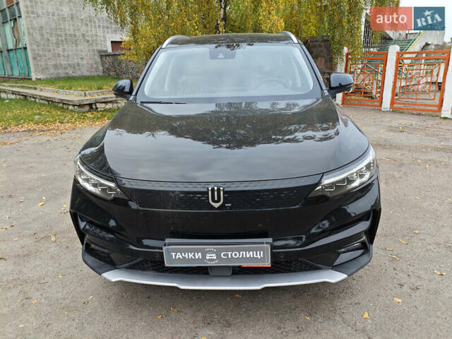 Черный Skywell ET5, объемом двигателя 0 л и пробегом 70 тыс. км за 28000 $, фото 1 на Automoto.ua