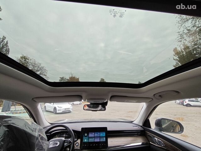 Чорний Skywell ET5, об'ємом двигуна 0 л та пробігом 70 тис. км за 28000 $, фото 19 на Automoto.ua