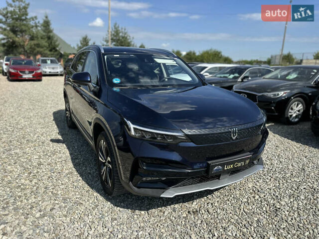 Синий Skywell ET5, объемом двигателя 0 л и пробегом 19 тыс. км за 17900 $, фото 3 на Automoto.ua
