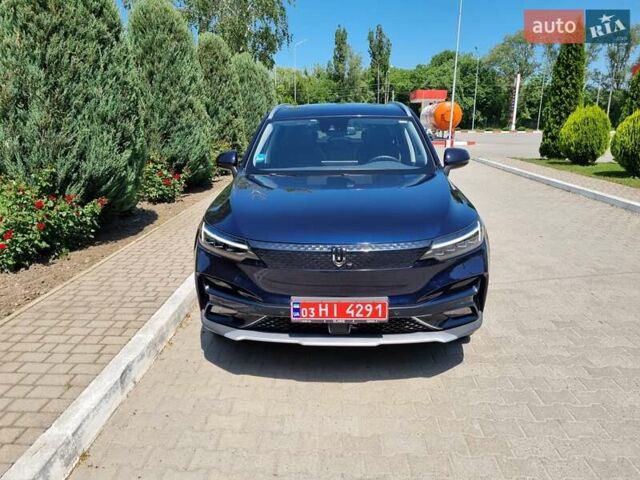 Синий Skywell ET5, объемом двигателя 0 л и пробегом 9 тыс. км за 17750 $, фото 1 на Automoto.ua