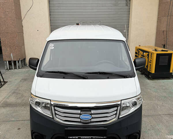 Білий Skywell Mini Bus, об'ємом двигуна 0 л та пробігом 1 тис. км за 10500 $, фото 3 на Automoto.ua