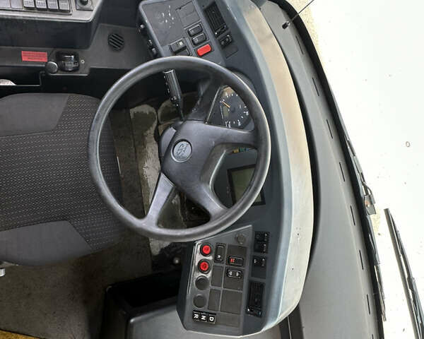 Синий Solaris Alpino, объемом двигателя 6 л и пробегом 600 тыс. км за 33000 $, фото 10 на Automoto.ua