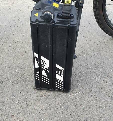 Синий Sur-Ron Light Bee, объемом двигателя 0 л и пробегом 2 тыс. км за 4000 $, фото 6 на Automoto.ua