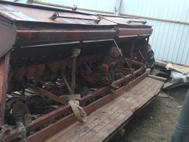 Красный СЗ 3,6, объемом двигателя 0 л и пробегом 0 тыс. км за 951 $, фото 1 на Automoto.ua