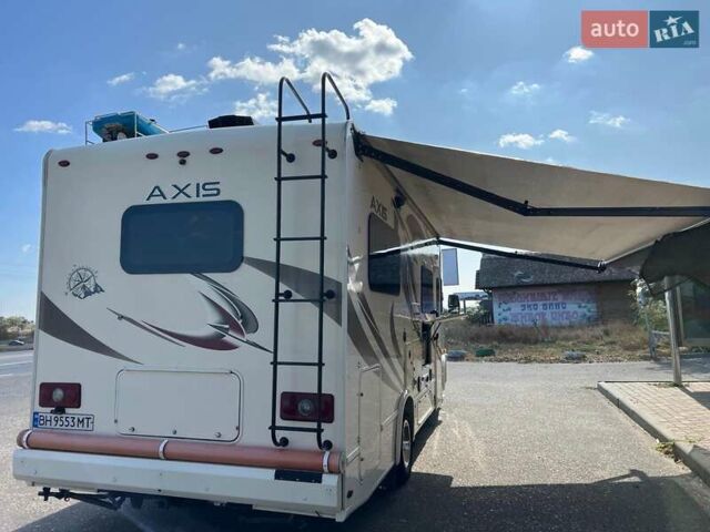 Белый Thor Axis, объемом двигателя 6.76 л и пробегом 35 тыс. км за 66500 $, фото 3 на Automoto.ua