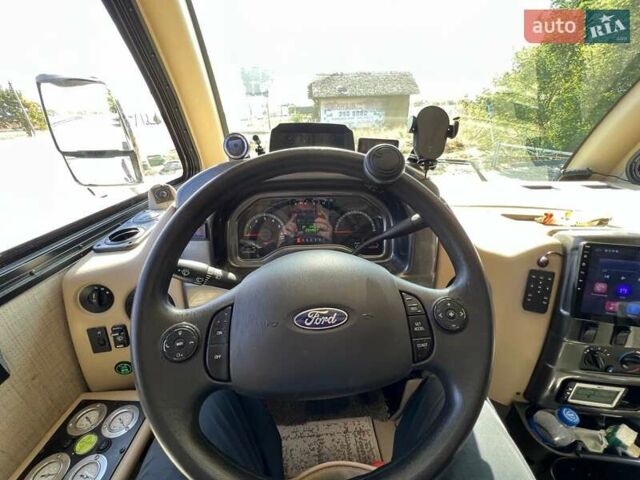 Белый Thor Axis, объемом двигателя 6.76 л и пробегом 35 тыс. км за 66500 $, фото 13 на Automoto.ua