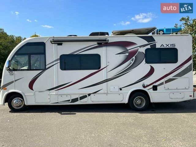 Белый Thor Axis, объемом двигателя 6.76 л и пробегом 35 тыс. км за 66500 $, фото 10 на Automoto.ua