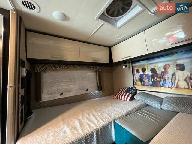 Белый Thor Axis, объемом двигателя 6.76 л и пробегом 35 тыс. км за 66500 $, фото 20 на Automoto.ua