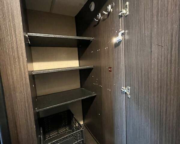 Белый Thor Axis, объемом двигателя 6.76 л и пробегом 35 тыс. км за 66500 $, фото 21 на Automoto.ua