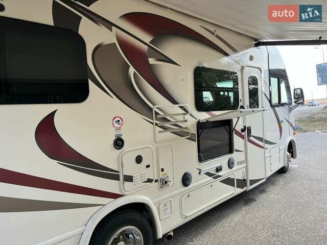 Белый Thor Axis, объемом двигателя 6.76 л и пробегом 35 тыс. км за 66500 $, фото 6 на Automoto.ua