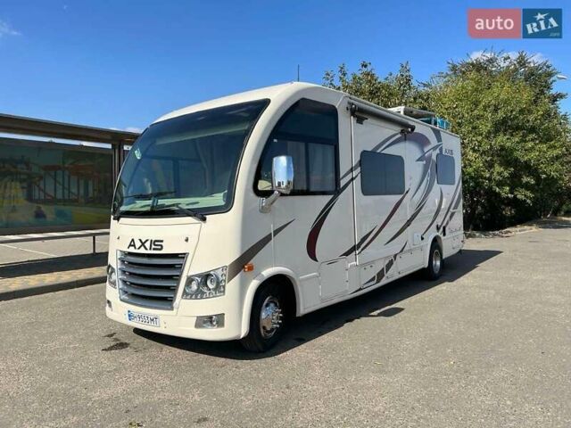 Белый Thor Axis, объемом двигателя 6.76 л и пробегом 35 тыс. км за 66500 $, фото 2 на Automoto.ua