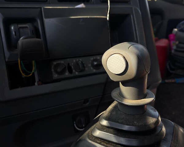 United Trailers 6017 1998 в Тернополе на Automoto.ua Белый United Trailers 6017, объемом двигателя 0 л и пробегом 900 тыс. км за 10700 $, фото 6 на Automoto.ua