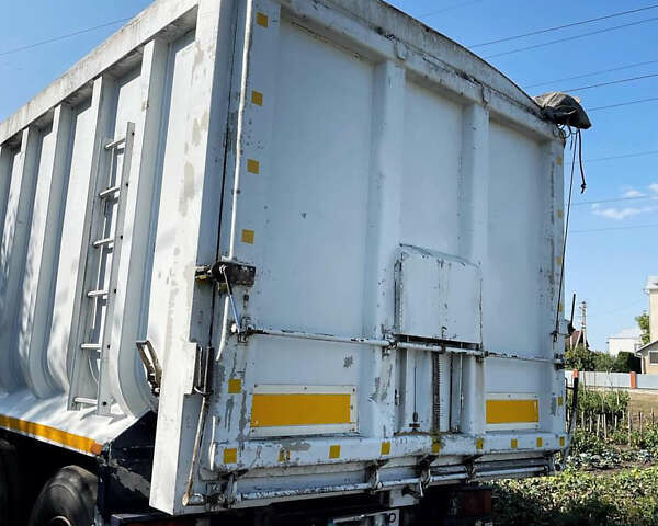 United Trailers 6017 1998 в Тернополе на Automoto.ua Белый United Trailers 6017, объемом двигателя 0 л и пробегом 900 тыс. км за 10700 $, фото 1 на Automoto.ua