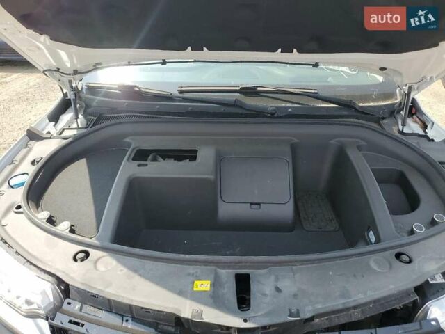 Белый VinFast VF-8, объемом двигателя 0 л и пробегом 18 тыс. км за 12500 $, фото 10 на Automoto.ua