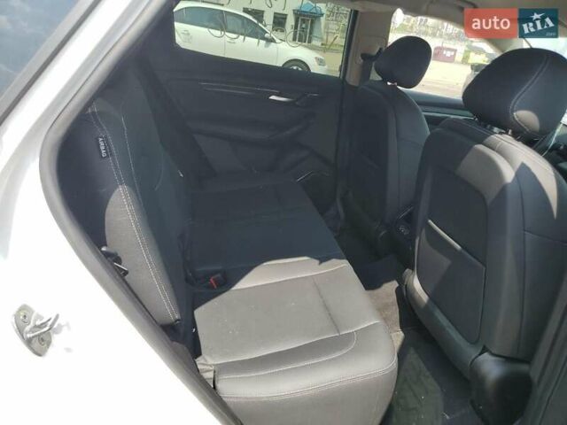 Белый VinFast VF-8, объемом двигателя 0 л и пробегом 18 тыс. км за 12500 $, фото 9 на Automoto.ua