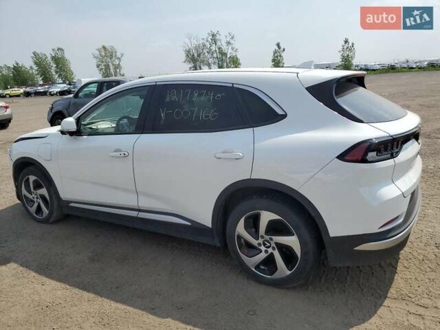 Белый VinFast VF-8, объемом двигателя 0 л и пробегом 18 тыс. км за 12500 $, фото 1 на Automoto.ua