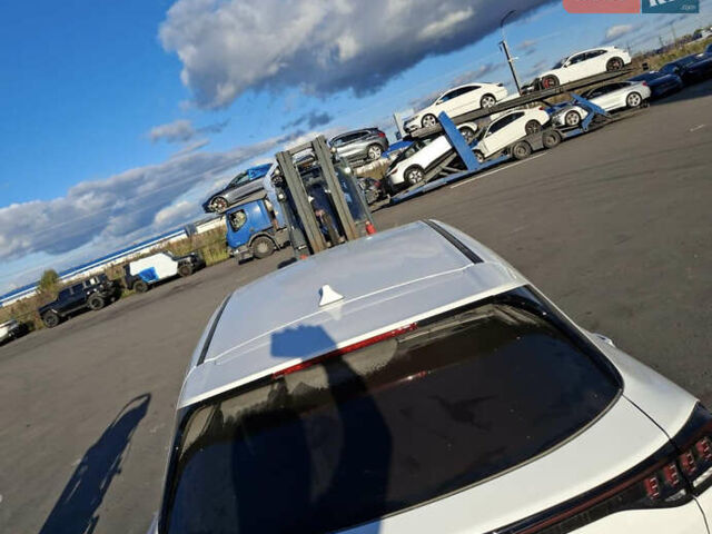 Белый VinFast VF-8, объемом двигателя 0 л и пробегом 3 тыс. км за 12999 $, фото 8 на Automoto.ua