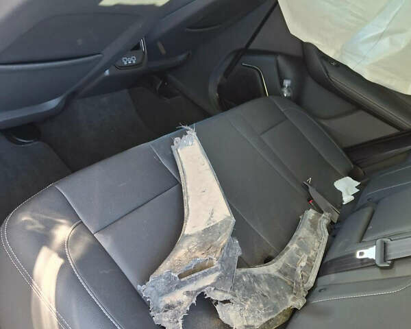 Белый VinFast VF-8, объемом двигателя 0 л и пробегом 3 тыс. км за 12999 $, фото 14 на Automoto.ua