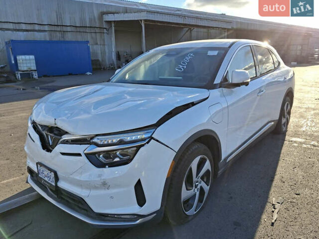 Белый VinFast VF-8, объемом двигателя 0 л и пробегом 3 тыс. км за 12999 $, фото 2 на Automoto.ua