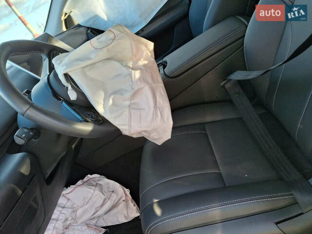 Белый VinFast VF-8, объемом двигателя 0 л и пробегом 3 тыс. км за 12999 $, фото 13 на Automoto.ua