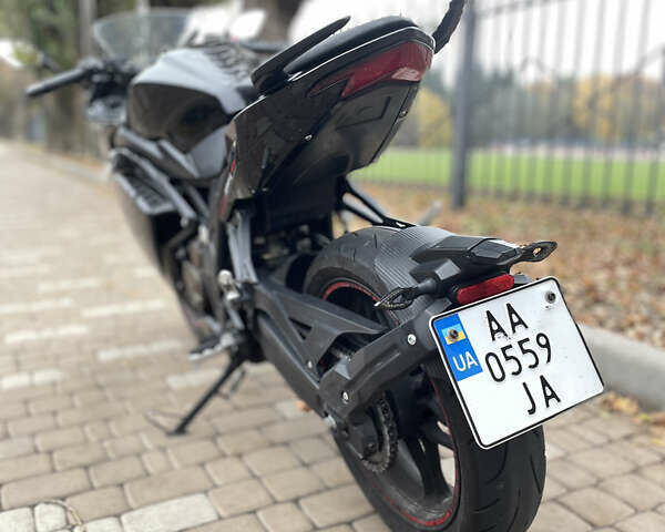 Voge 300RR, объемом двигателя 0.3 л и пробегом 20 тыс. км за 1990 $, фото 2 на Automoto.ua