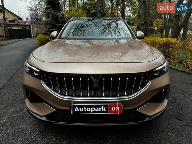 Бежевый Voyah Free, объемом двигателя 0 л и пробегом 40 тыс. км за 27990 $, фото 1 на Automoto.ua