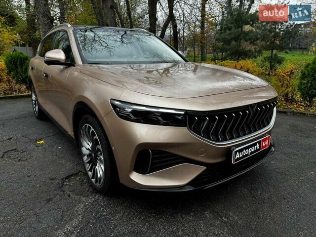 Бежевый Voyah Free, объемом двигателя 0 л и пробегом 40 тыс. км за 27990 $, фото 3 на Automoto.ua