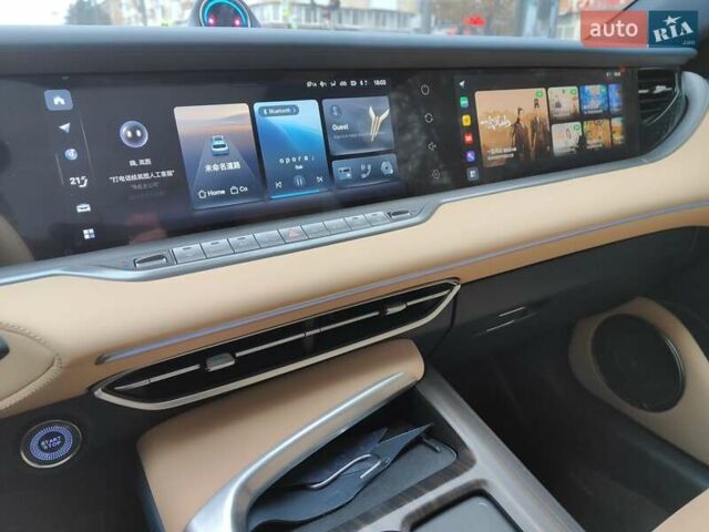 Синий Voyah Free, объемом двигателя 0 л и пробегом 65 тыс. км за 30000 $, фото 3 на Automoto.ua