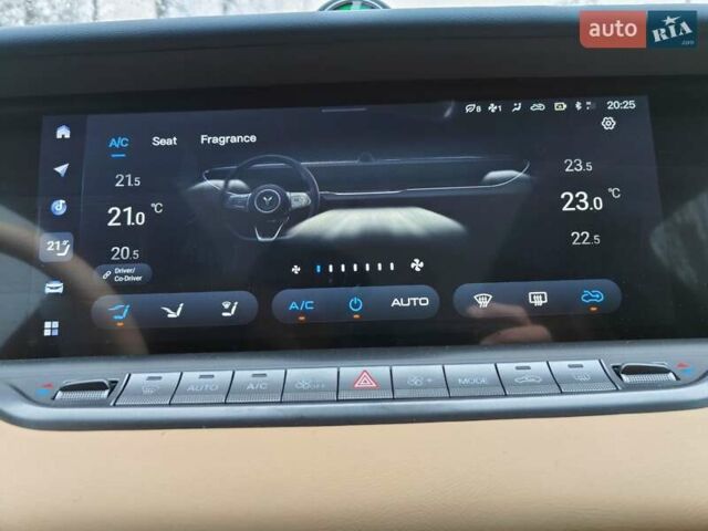 Синий Voyah Free, объемом двигателя 0 л и пробегом 65 тыс. км за 30000 $, фото 26 на Automoto.ua