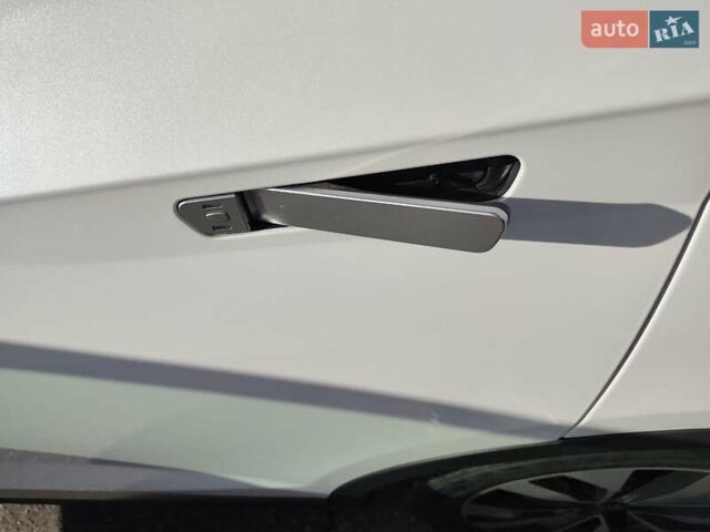 Weltmeister EX5 2019 в Одессе на Automoto.ua Белый Weltmeister EX5, объемом двигателя 0 л и пробегом 71 тыс. км за 13500 $, фото 43 на Automoto.ua