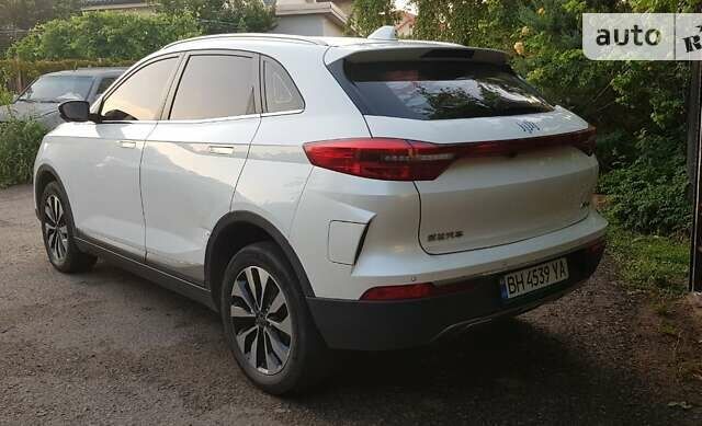 Белый Weltmeister EX5, объемом двигателя 0 л и пробегом 114 тыс. км за 14450 $, фото 3 на Automoto.ua