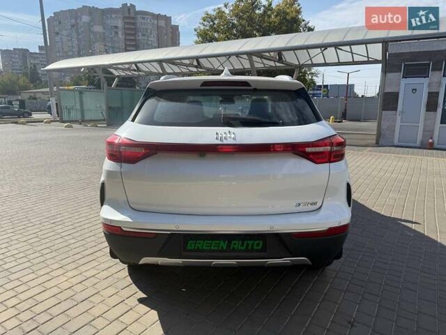 Белый Weltmeister EX5, объемом двигателя 0 л и пробегом 160 тыс. км за 12700 $, фото 5 на Automoto.ua